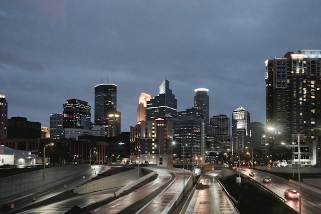 Minneapolis Graduates Top Job Hunting Tips